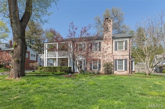 11 Black Creek Ln, Saint Louis, MO 63124