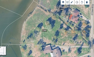 168 N Burnett Dr, Baytown, TX 77520
