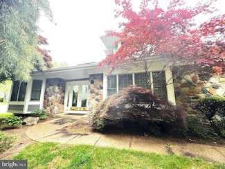 1 Crabapple Ct, Princeton, NJ 08540