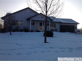 723 Debbie Ln, Carver, MN 55315