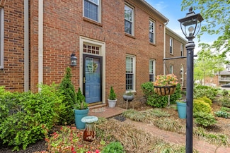 284 Chippendale Cir, Lexington, KY 40517