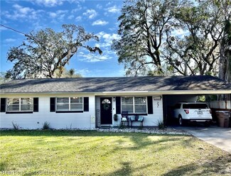 321 S 9th Ave, Wauchula, FL 33873