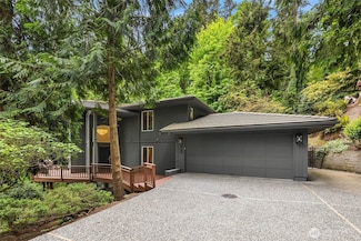 4755 Fernridge Ln, Mercer Island, WA 98040