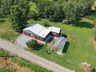 402 N 2nd Ave, Laredo, MO 64652