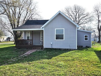 302 S Highland St, Vandalia, MO 63382
