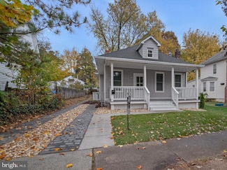 3002 Bunker Hill Rd, Mount Rainier, MD 20712