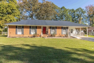 125 Paulomar Dr, Selmer, TN 38375