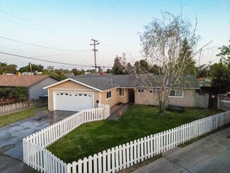 1463 Cooper St, Selma, CA 93662