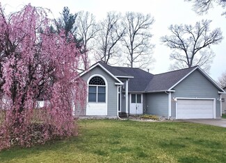 1109 N Robinhood Dr, Muskegon, MI 49445