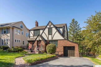 602 S 57th St, Omaha, NE 68106