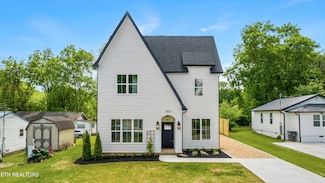 1802 Minnis Ave, Knoxville, TN 37920