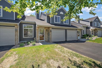 535 Mission Hills Way W, Chanhassen, MN 55317