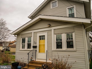 121 W Elbon Rd, Brookhaven, PA 19015