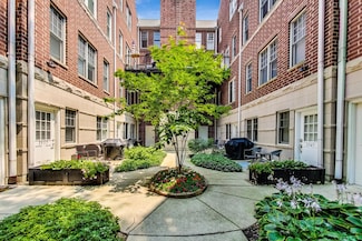 3955 N Hermitage Ave Unit 3955, Chicago, IL 60613