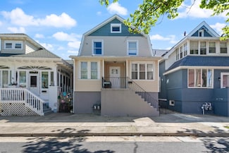 11 N Weymouth Ave, Ventnor City, NJ 08406