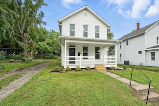 1017 Cedar St, Muscatine, IA 52761