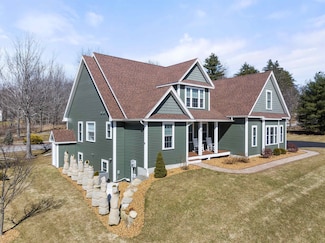 22 Darwin, Laconia, NH 03246