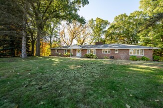 4316 Scottdale Rd, Saint Joseph, MI 49085