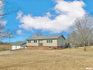 1416 Berwick Rd, Berwick, IL 61417