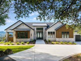 5925 Crystal Dr, Santa Rosa, CA 95404