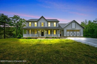 50 New Rail Ln, Pittston, PA 18640