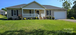 1434 Gristmill Dr, Conover, NC 28613