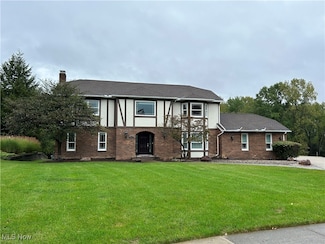 9571 Park Place Dr, Brecksville, OH 44141