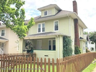 1317 W Shiawassee St, Lansing, MI 48915