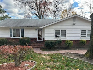 41 Rockingchair Rd, White Plains, NY 10607