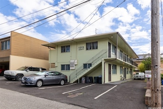 1313 Ahiahi St, Honolulu, HI 96817