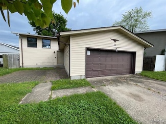 33 Briarcliff Dr, Granite City, IL 62040