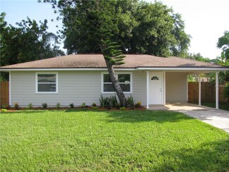2713 Trinidad St, Sarasota, FL 34231