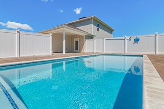 56 Silverthorn St, Freeport, FL 32435