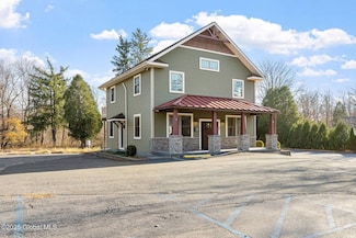 658 Saratoga Rd, Schenectady, NY 12302
