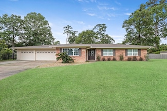 935 Nichols Dr, Beaumont, TX 77706