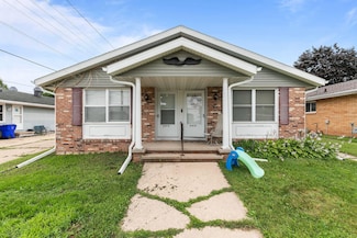 2415 N Locust St, Appleton, WI 54914