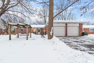 2108 Austin Dr, Springfield, IL 62704