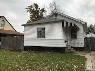 81 W Harry Ave, Hazel Park, MI 48030