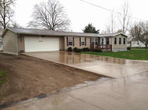 2205 Burlington St, Columbus City, IA 52737