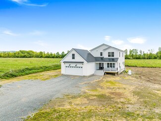 66 Olivia Ln, Saint Albans Town, VT 05478