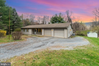7435 Lincoln Way E, Fayetteville, PA 17222