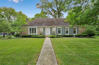 8200 Wenonga Rd, Leawood, KS 66206