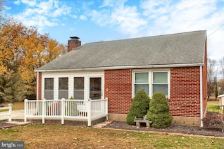 31 Springers Ln, New Cumberland, PA 17070