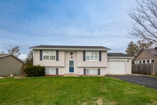 7422 Seminole Dr, Wonder Lake, IL 60097