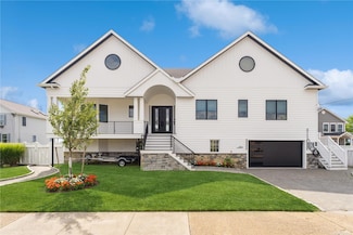 894 S Long Beach Ave, Freeport, NY 11520