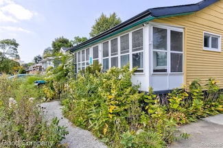 1526 Albany St, Ferndale, MI 48220