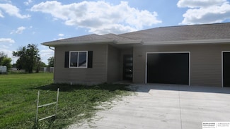 1661 Northland Dr, David City, NE 68632
