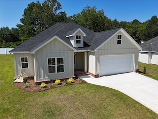 113 Bloomfield Dr, Thomasville, GA 31792