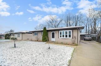 27515 Weddel Ave, Brownstown Township, MI 48183