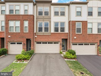 42361 Dogwood Glen Square, Sterling, VA 20166